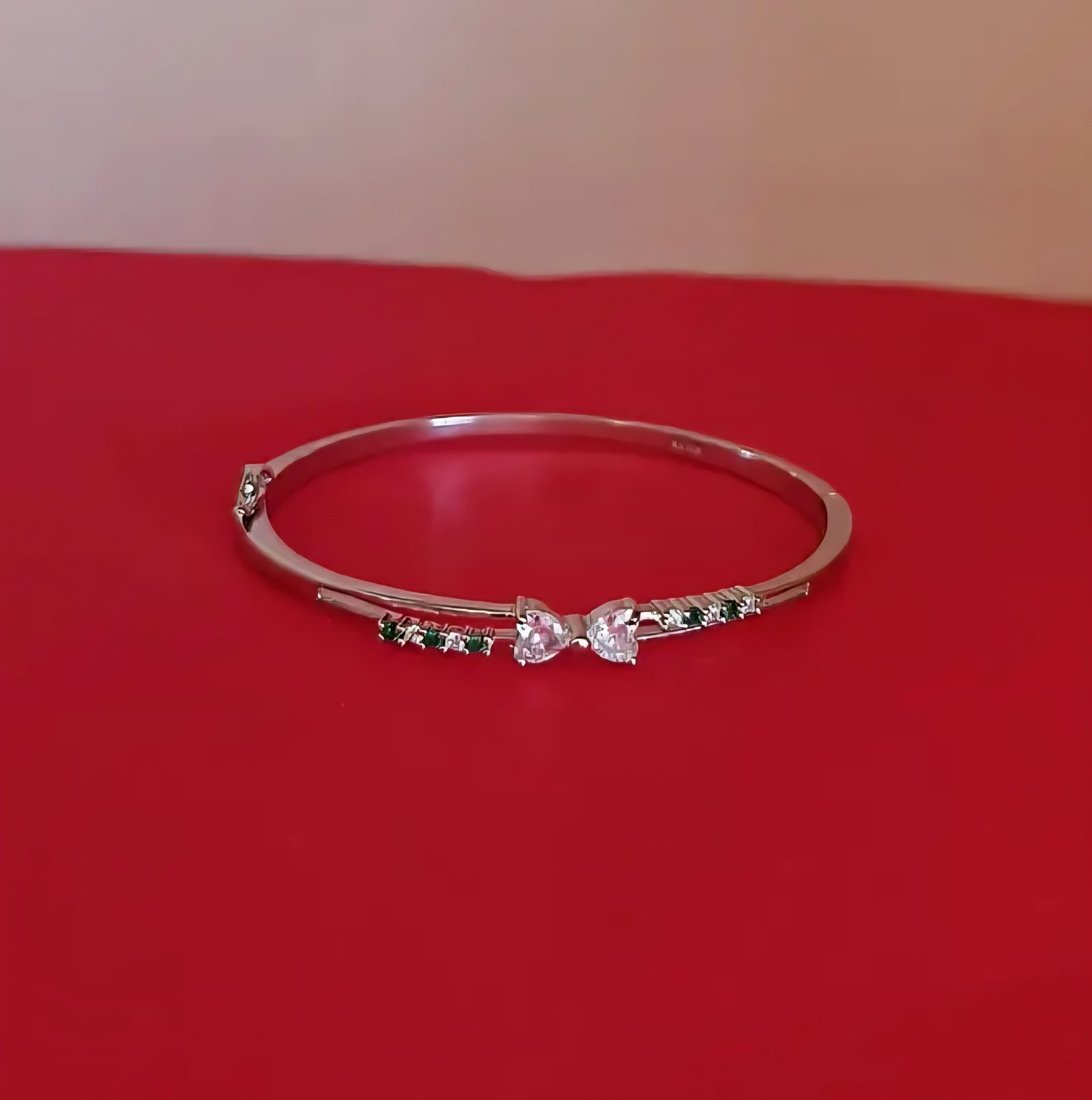 Emerald cz stone Finger Ring with silver polish