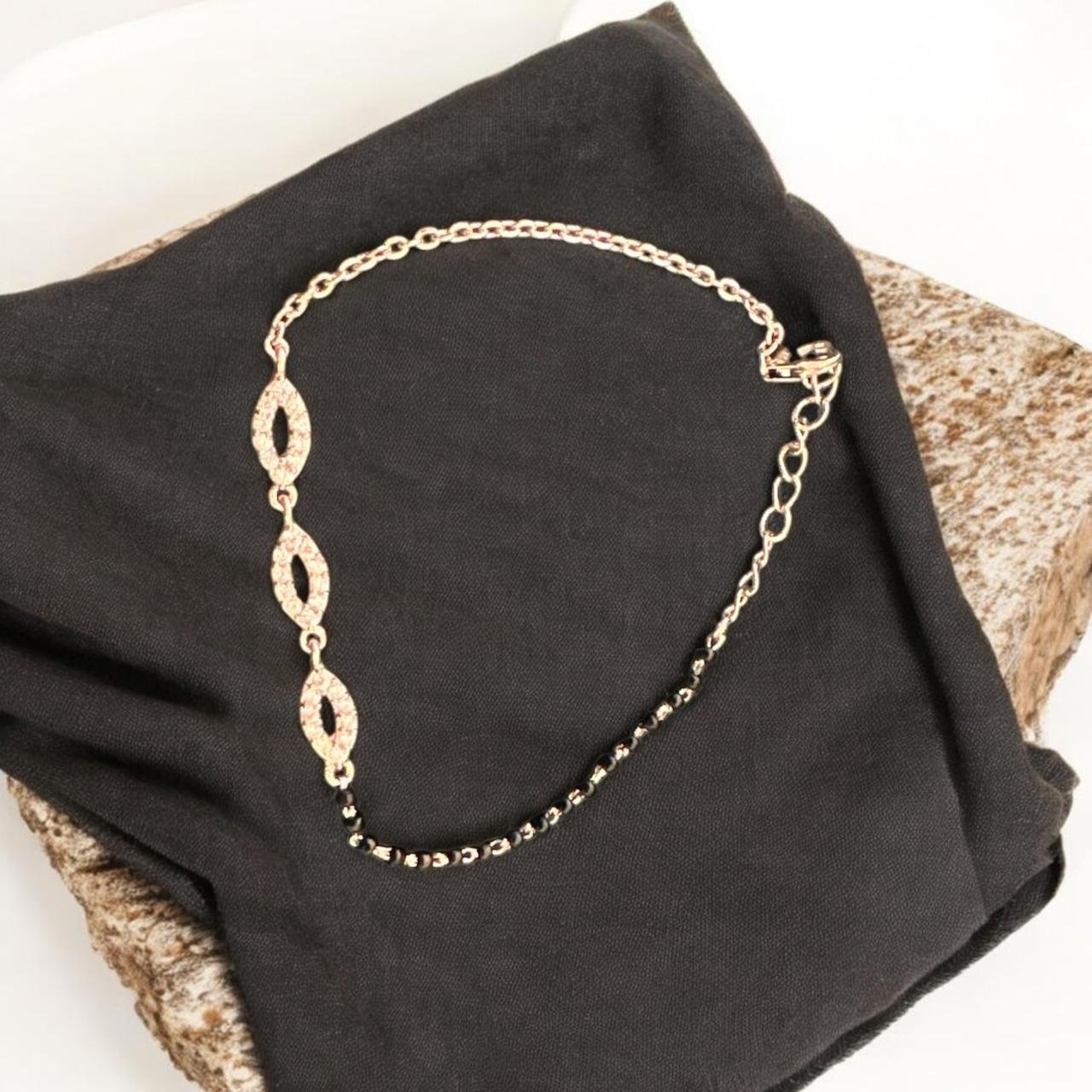 Black beads chain model bracelet with silver polish