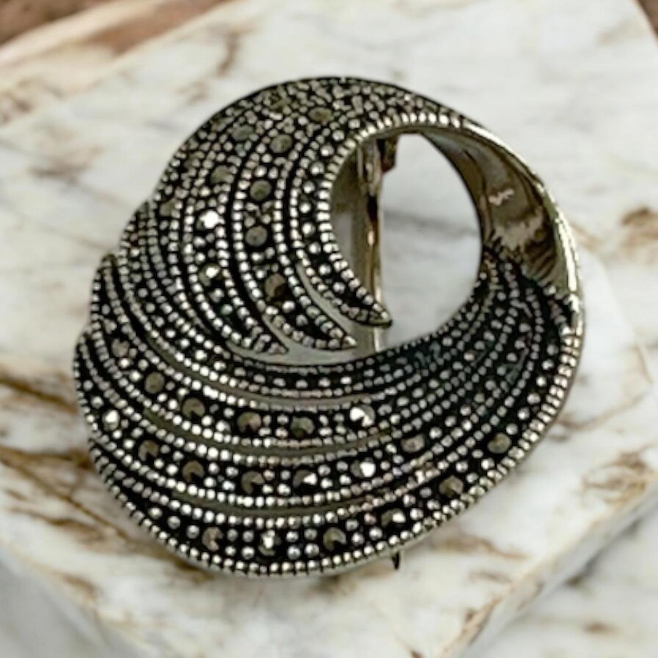 Classic Marker Stone Saree Pin