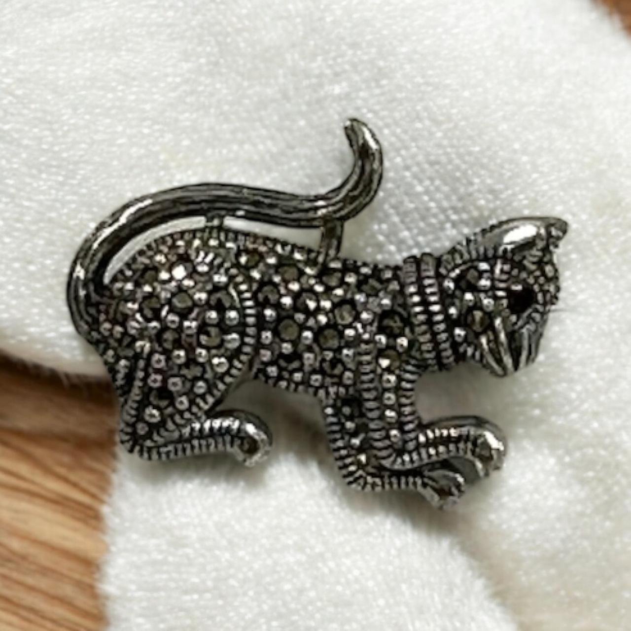 Cute Rabbit Motif Saree Pin