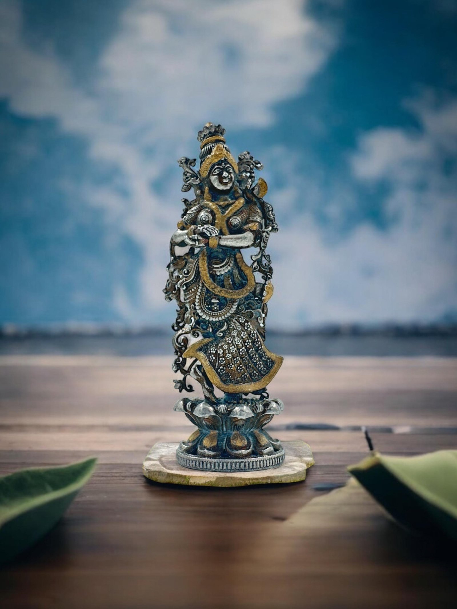 Dancing idol with antique finishing