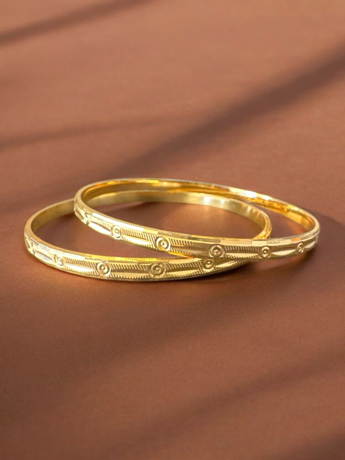 Gold polish plain bangles