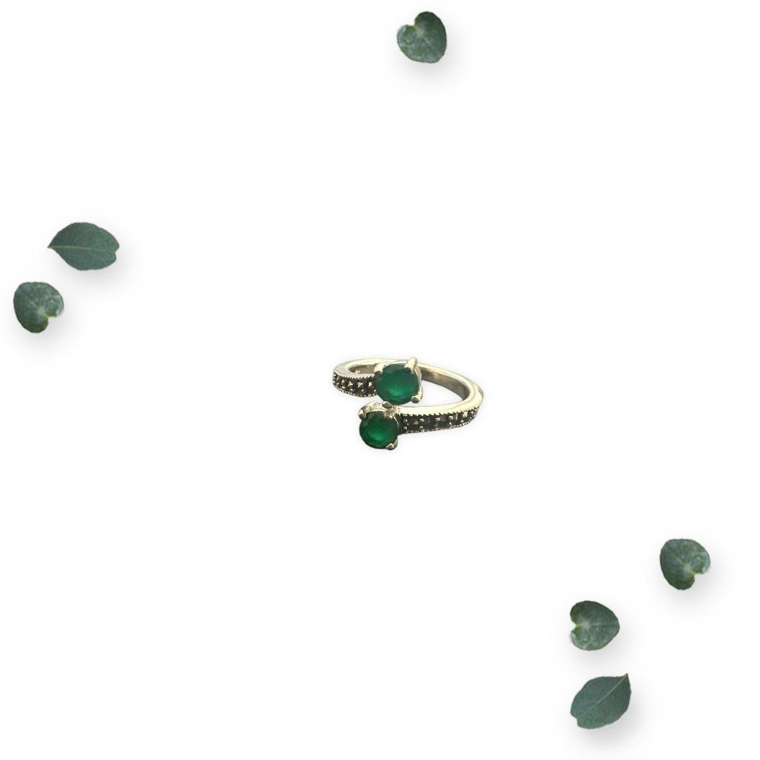 Green & Marker Stones Silver Polish Ladies Ring