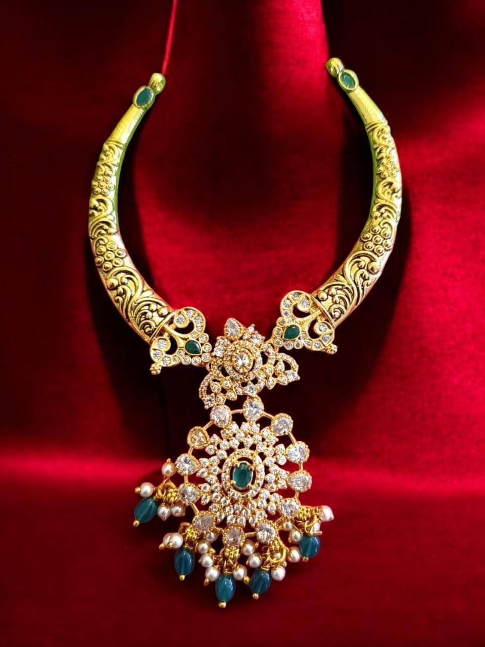 Kante Moissanite Necklace