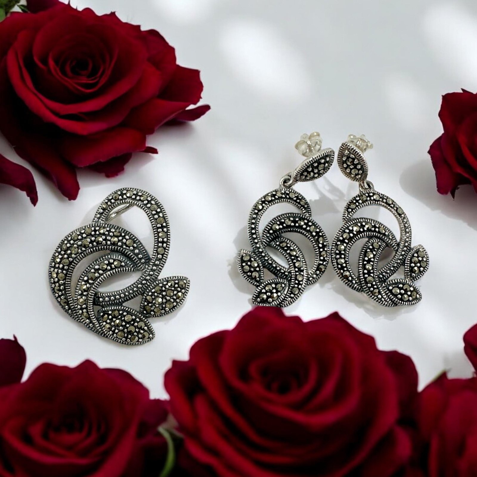 Marker stones with silver polish pendent set