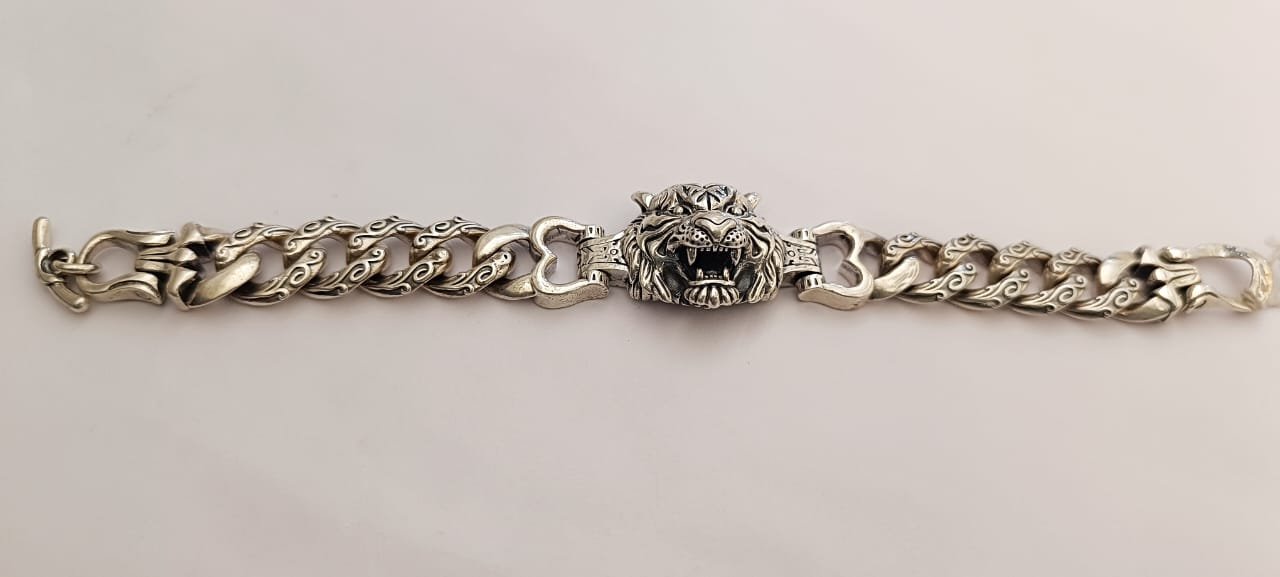 Men's bracelet with silver polish