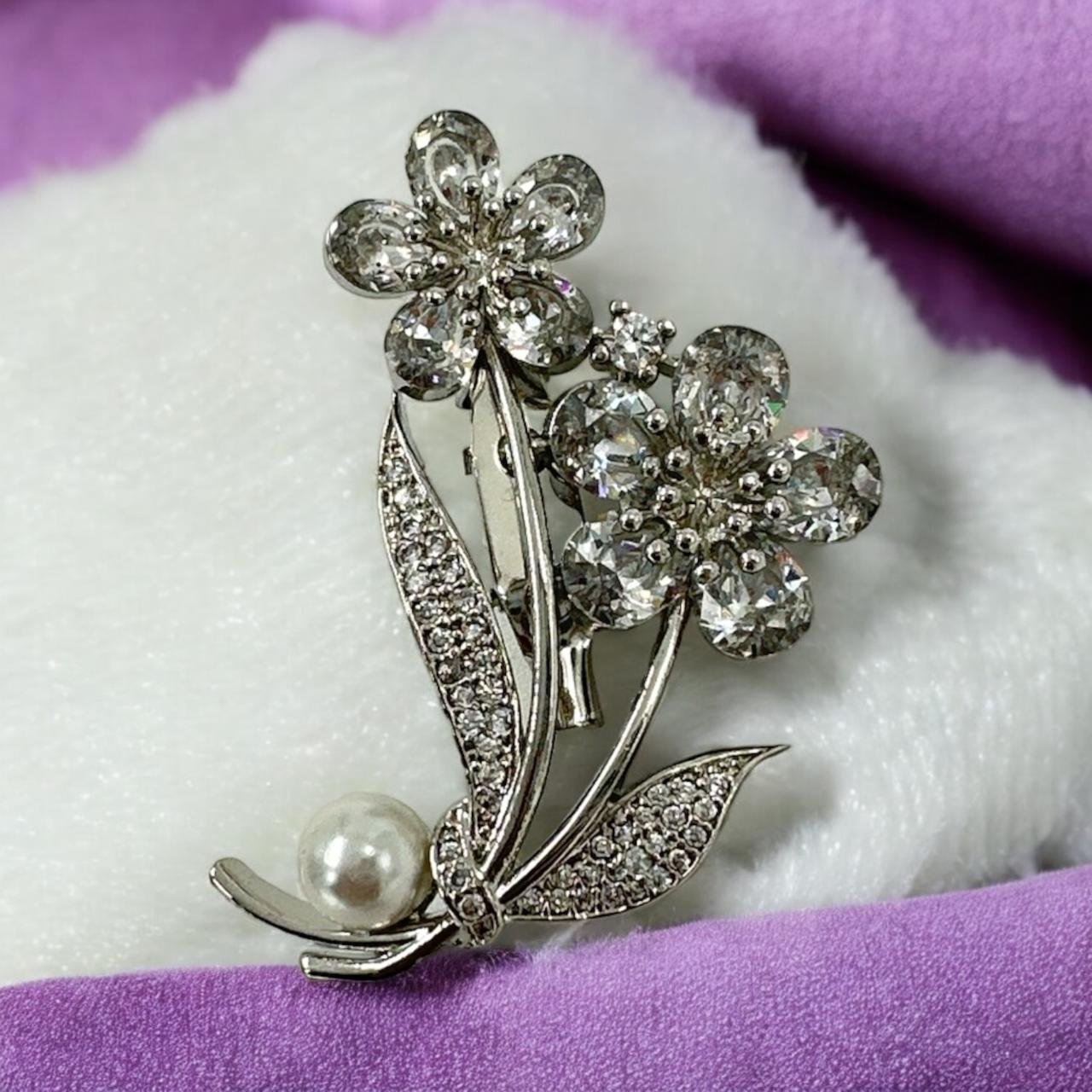 Premium cz stones ,with  flower design  saree pin