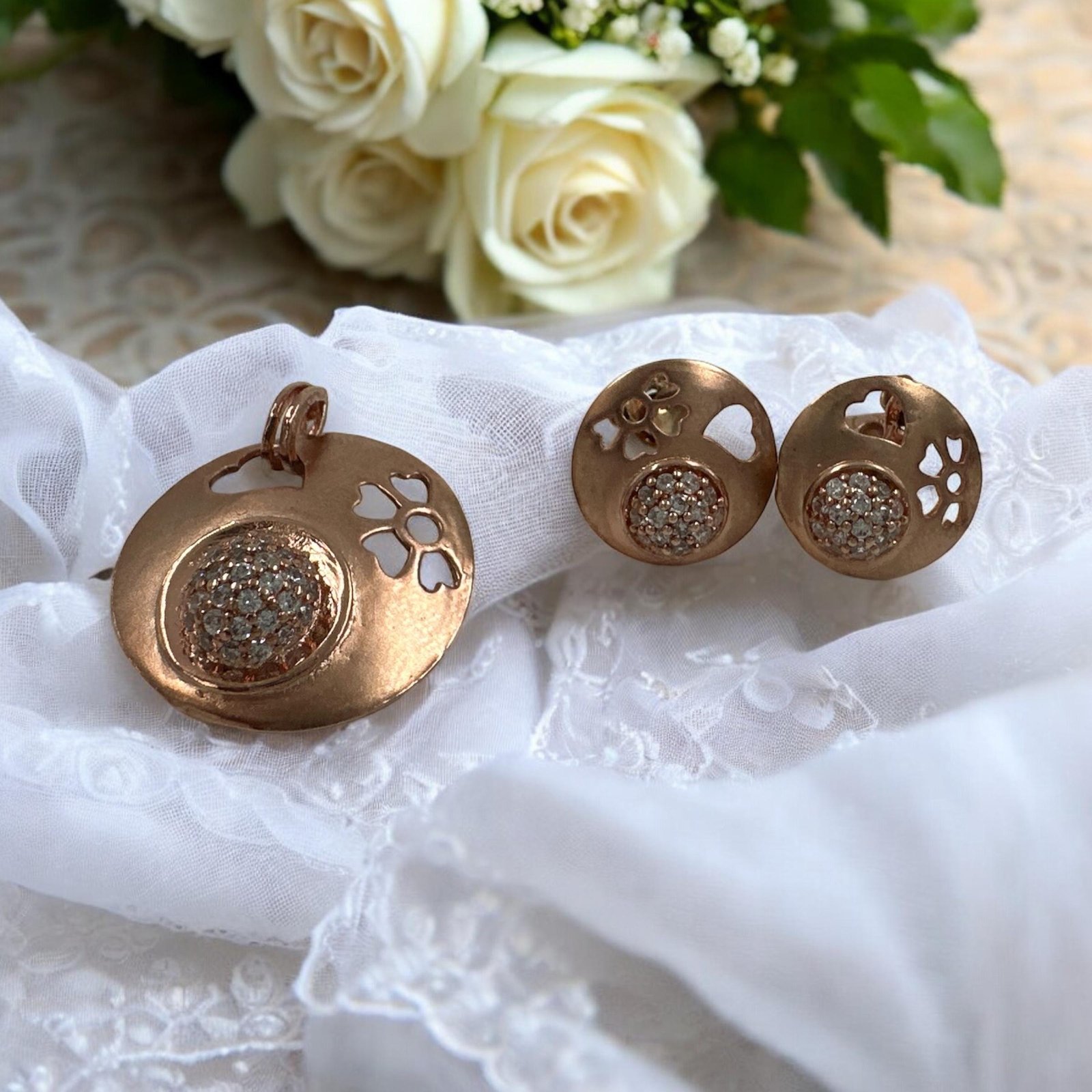 Rose gold polish premium cz stones with pendent set