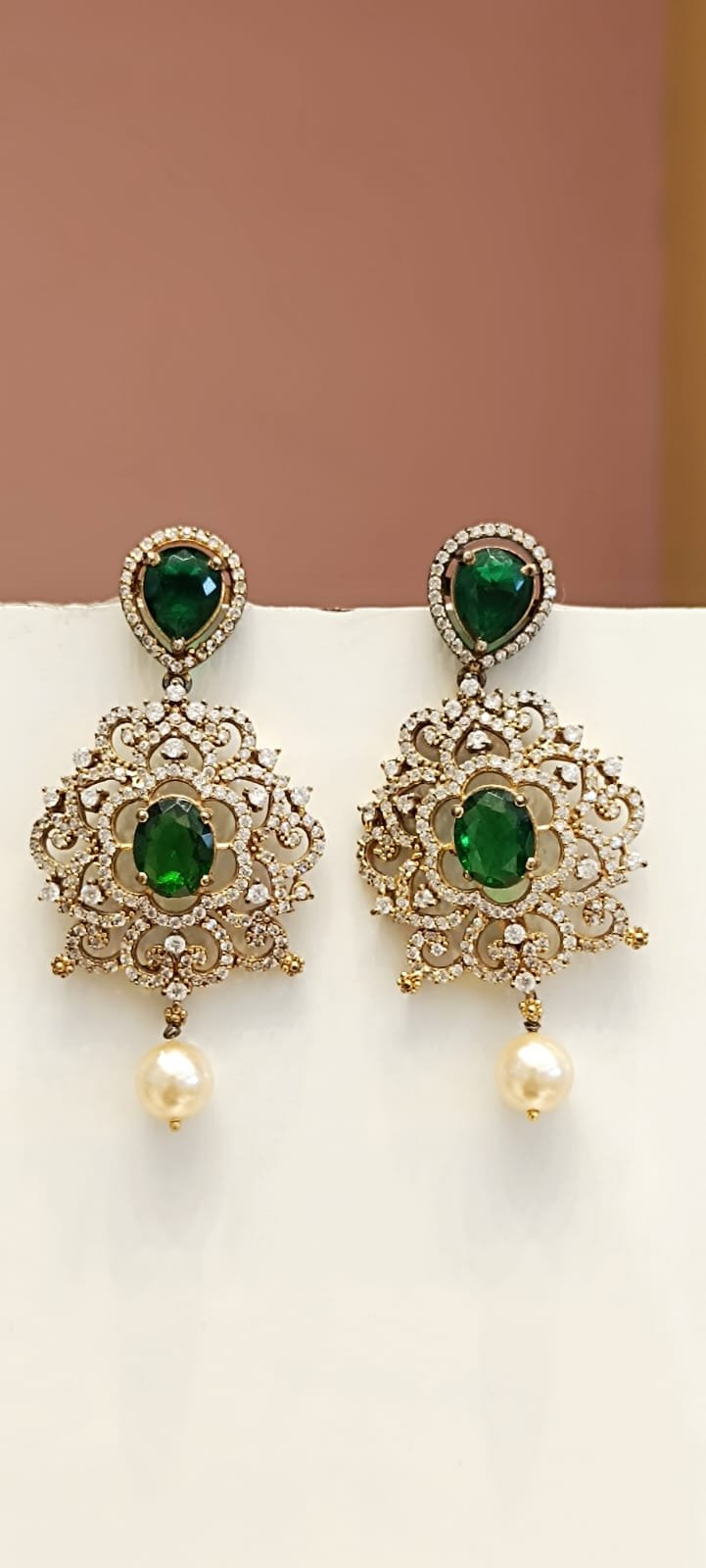 Royal Emerald Pearl Set